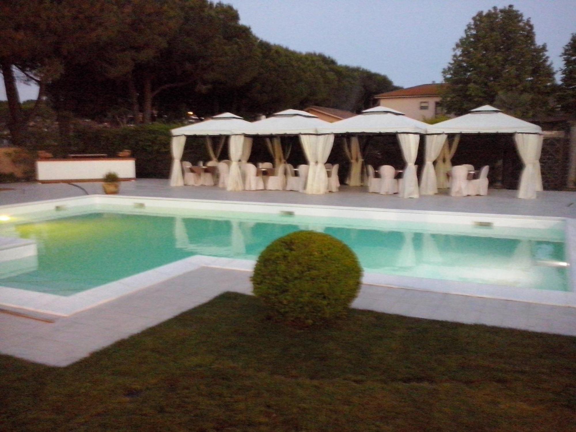 Hotel Velcamare Tarquinia Exterior photo